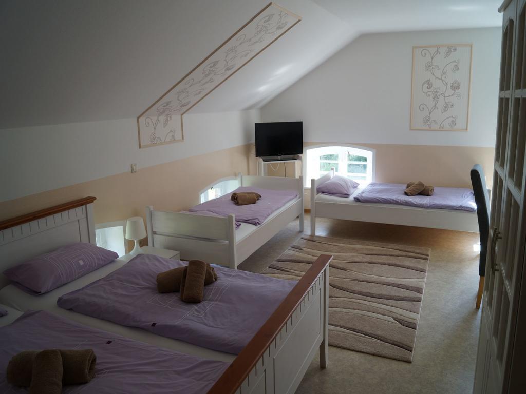 Gasthuus Ulenhoff Hotel Westoverledingen Room photo