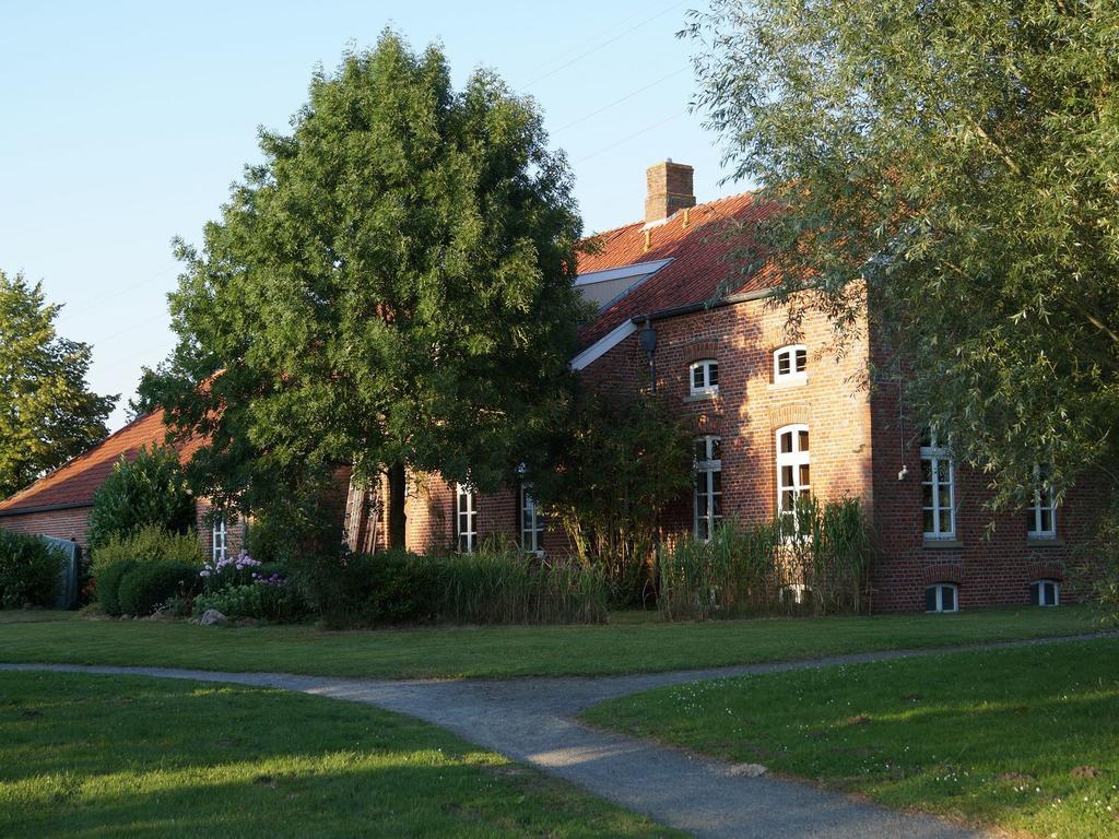 Gasthuus Ulenhoff Hotel Westoverledingen Exterior photo