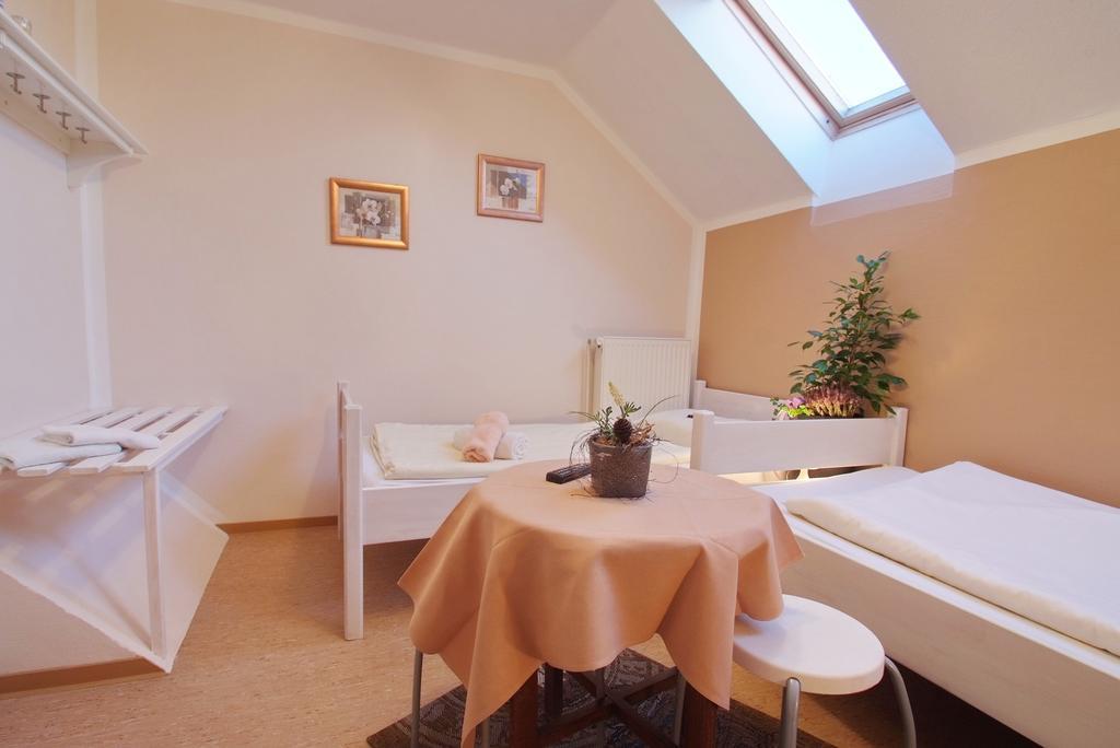 Gasthuus Ulenhoff Hotel Westoverledingen Room photo